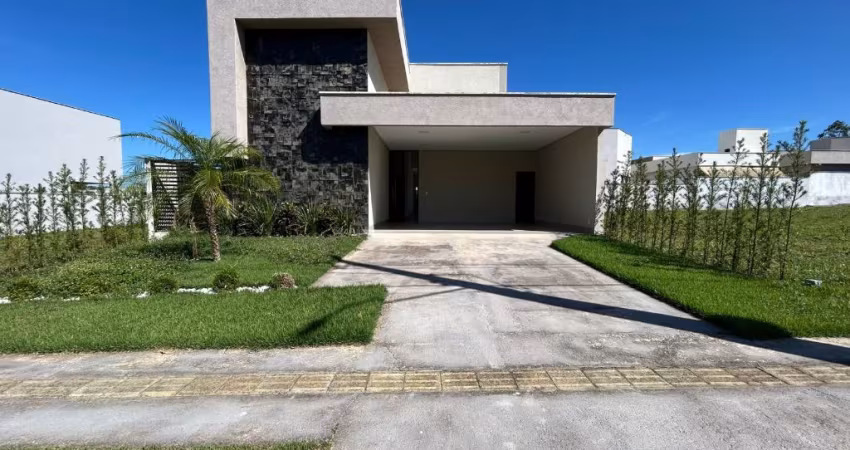 vendo linda casa no condomínio terras alpha com 3 suítes