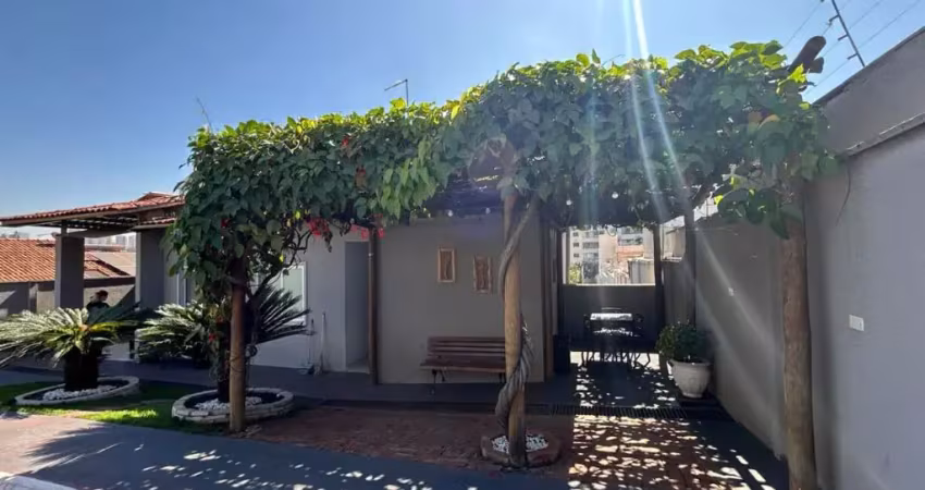 Lindo sobrado no condomínio  prive das laranjeiras com 3 quartos uma suíte no parque das laranjeiras