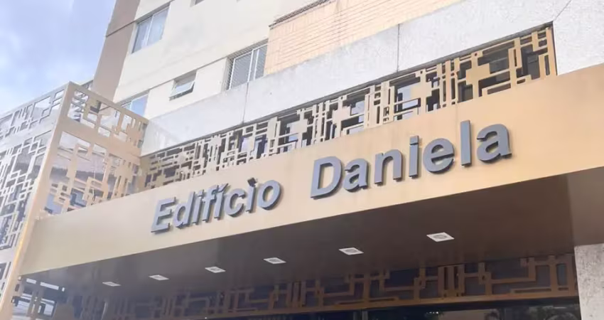 Lindo apartamento de 3 quartos uma suíte no setor aeroporto  edifício daniela