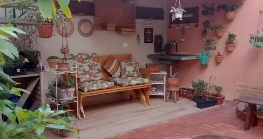 Sobrado 153m² - 3 dorms/1 suite - lareira - quintal - muito charmosa