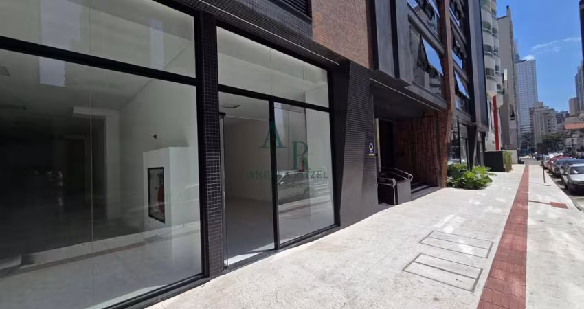 Sala Comercial para Locação em Balneário Camboriú, Centro, 2 banheiros, 2 vagas