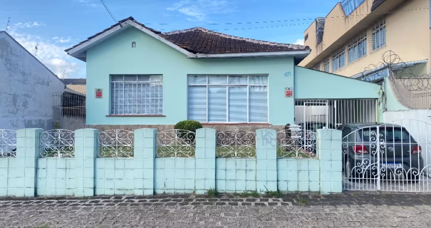 Casa em Terreno no Rebouças / Centro. Excelente para Studios!