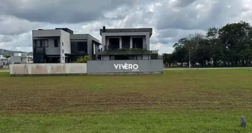 Excelente terreno no condomínio caledônia em camboriú próximo da entrada