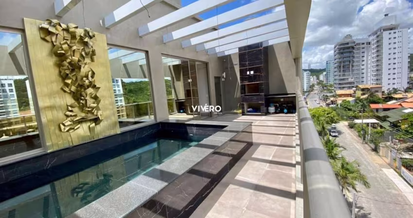 Lindíssima cobertura a 110 metros do mar na Praia Brava