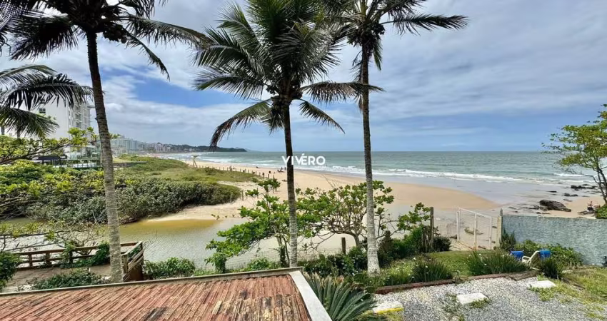 Excelente casa na Praia com uma vista espetacular da maravilhosa Praia dos Amore