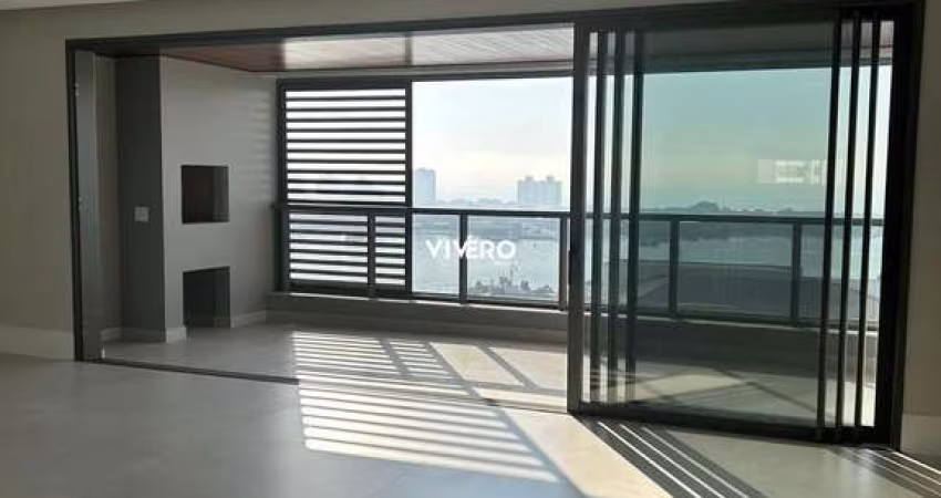 Apartamento de alto padrão com 03 suítes no Centro de Itajaí