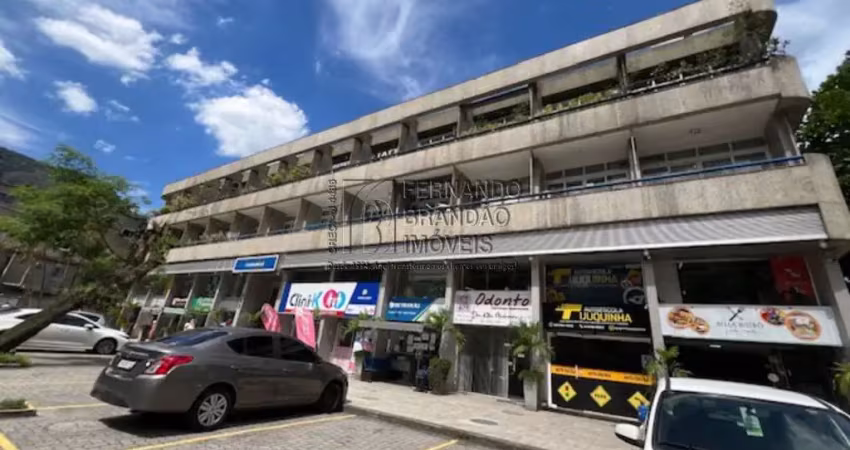 Vendo sala comercial, itanhangui plaza no itanhangá - rio de janeiro, rj c/ 2 salas, 1 vaga de garagem, 27m² de área.