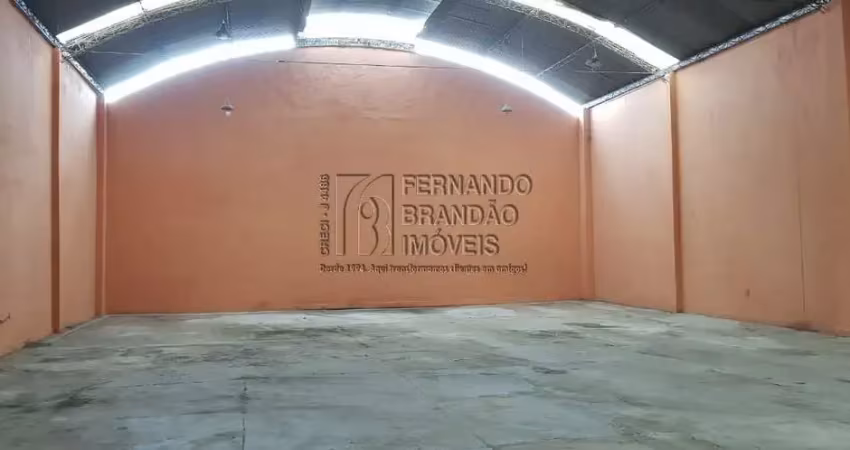 Vendo galpão comercial no maria da graça, rio de janeiro-rj: 1 sala, 3 banheiros, 2 vagas de garagem e 450m² de terreno