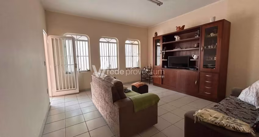 Casa com 3 quartos à venda na Avenida Santa Bárbara do Rio Pardo, 431, Jardim Nova Europa, Campinas