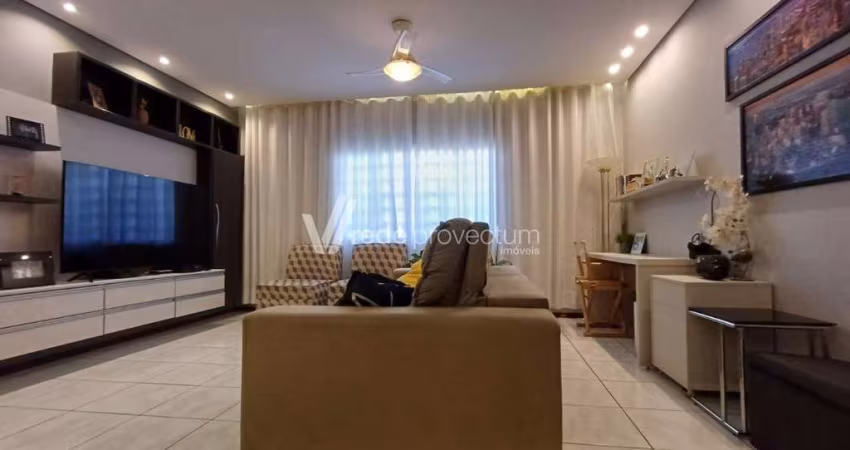 Casa com 3 quartos à venda na Rua Santa Rita do Passa Quatro, 560, Jardim Nova Europa, Campinas