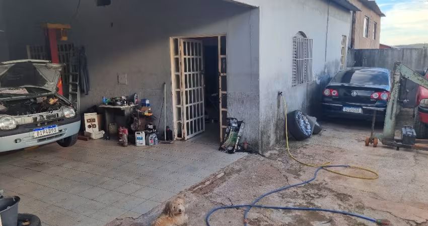 A&M IMOVEIS VENDE OTIMA CASA NO CONDOMINIO VALE DO SOL