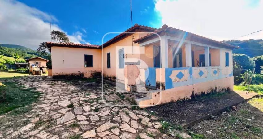 Fazenda à venda, 4 quartos, 1 suíte, 2 vagas, Centro - Queluzito/MG