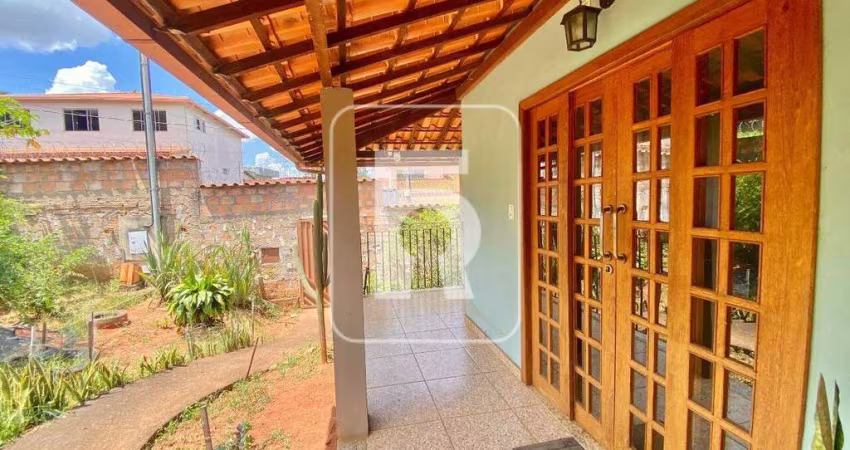 Casa à venda, 4 quartos, 1 suíte, 8 vagas, Carijós - Conselheiro Lafaiete/MG