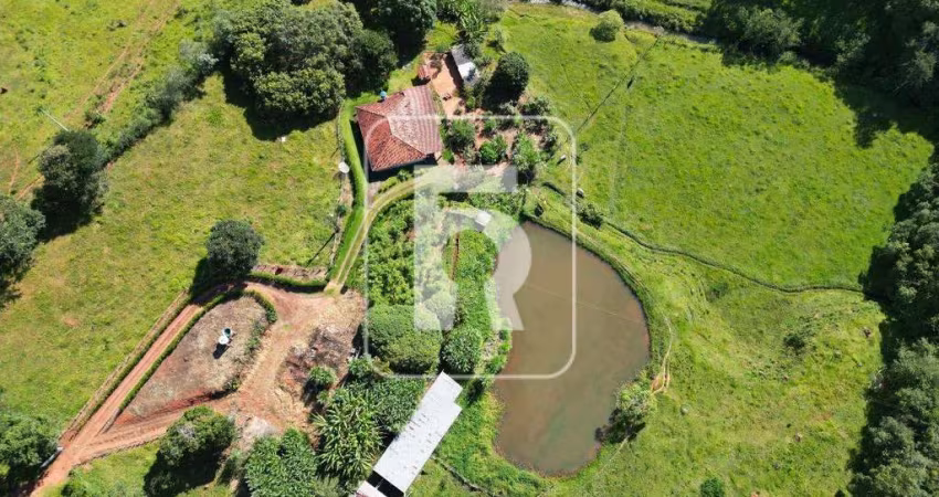 Sítio à venda, 3 quartos, 1 suíte, 2 vagas, Área Rural de Conselheiro Lafaiete - Conselheiro Lafaiete/MG