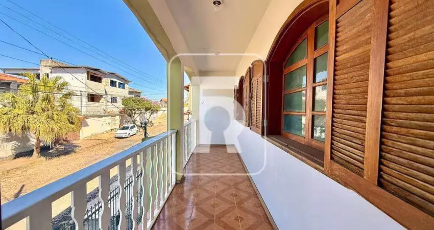 Casa à venda, 3 quartos, 1 suíte, 3 vagas, arcádia - conselheiro lafaiete/mg
