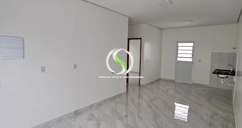 VENDO UMA LINDA CASA.