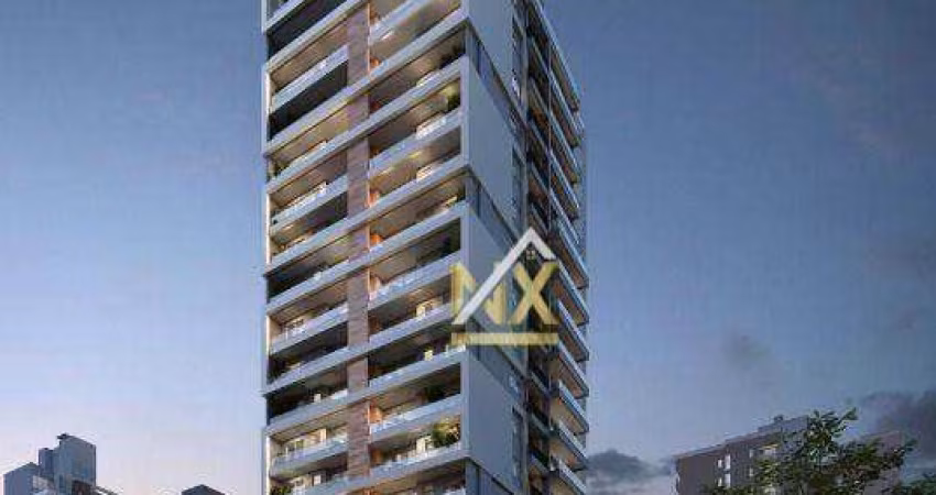 Seu Refúgio na Praia Brava – Vista para o mar e Lazer com Rooftop!