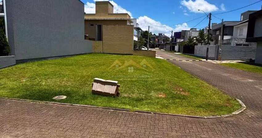 Terreno em condomínio fechado de alto padrão!