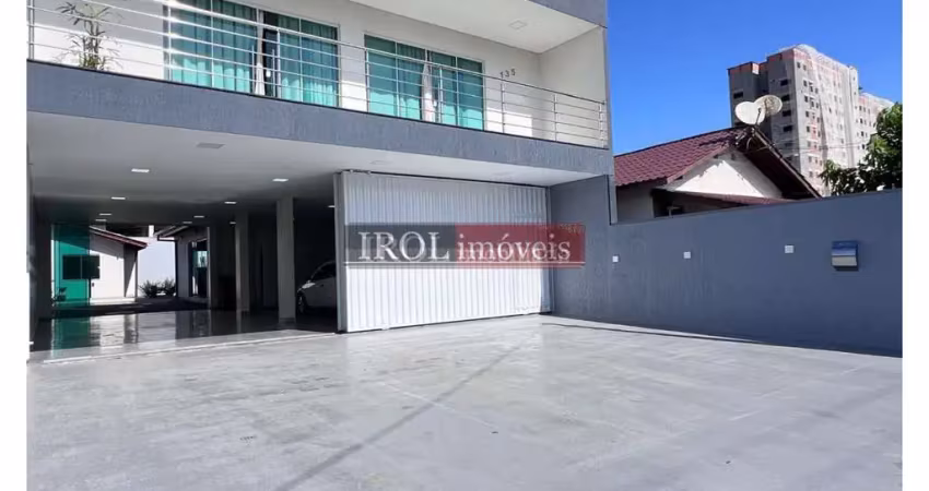 Casa Residencial e/ou Comercial com ótimo terreno