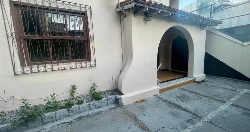 Aluguel Fixo – Casa no Centro, Próxima à Praia do Forte