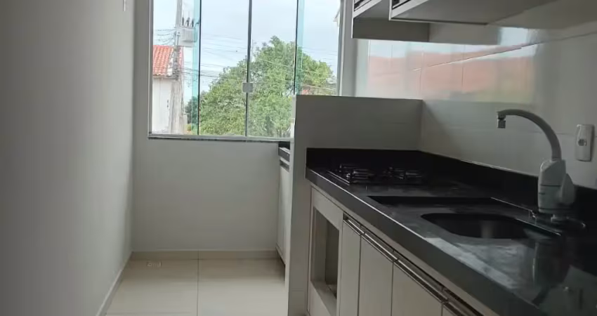Ótimo apartamento no rio vermelho, entre as duas principais ruas de acesso ao bairro