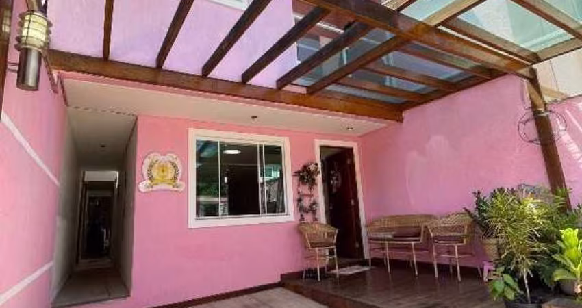 Atlântica Imóveis tem excelente casa com 3 dormitórios à venda por R$ 550.000 - Jardim Vitória - Macaé/RJ.