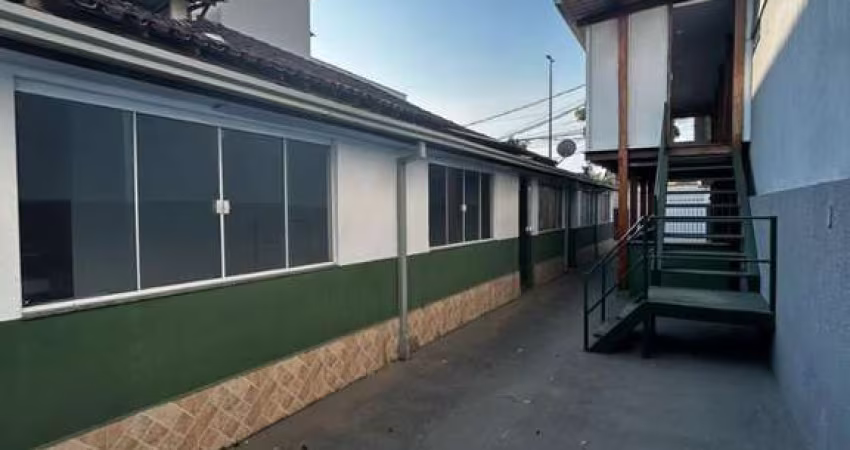 Casa com 8 dormitórios para alugar, 200 m² por R$ 7.000,00/mês - Jardim Mariléa - Rio das Ostras/RJ