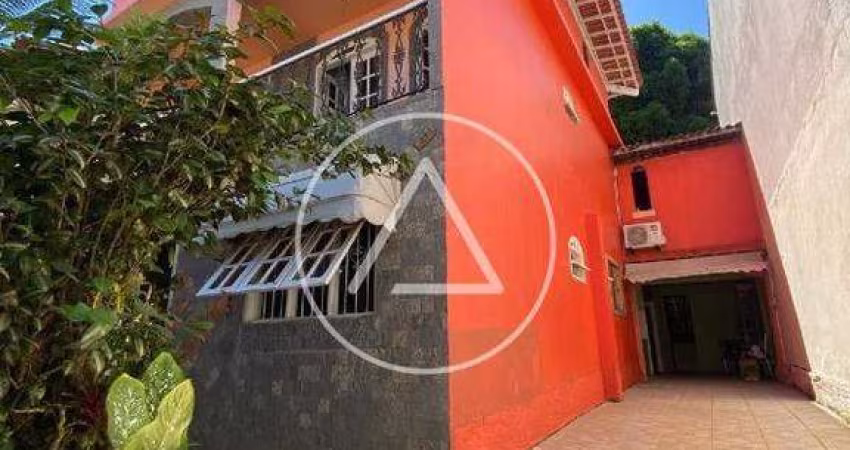 Atlântica Imóveis tem excelente casa à venda no Jardim Santo Antônio - Macaé/RJ.