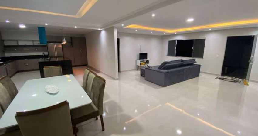 Casa com 3 dormitórios à venda, 250 m² por R$ 800.000,00 - Cantagalo - Rio das Ostras/RJ