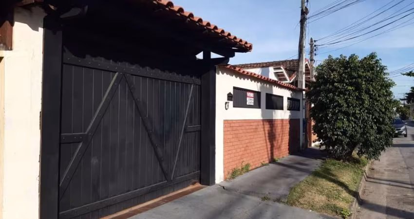Casa com 6 dormitórios à venda, 266 m² por R$ 700.000,00 - Centro - Rio das Ostras/RJ