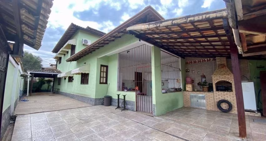 Casa Duplex com 3 Dormitórios à Venda - 184 m² por R$ 650.000 em Jardim Mariléa, Rio das Ostras/RJ