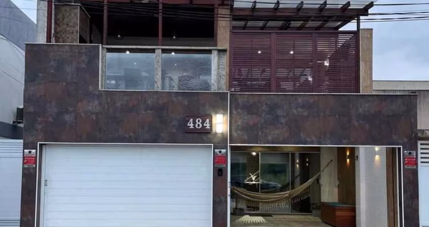 Casa com 4 dormitórios à venda, 220 m² por R$ 795.000,00 - Atlântica - Rio das Ostras/RJ