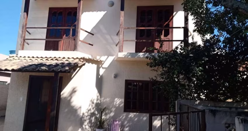 Casa com 4 dormitórios à venda, 220 m² por R$ 635.000,00 - Mar y Lago - Rio das Ostras/RJ