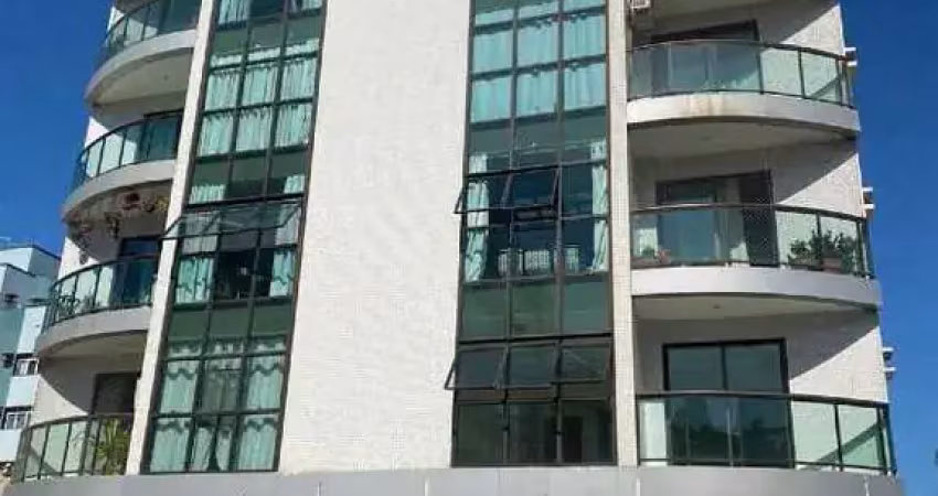 Atlântica imóveis tem excelente apartamento para locação na praia do pecado, macaé/rj por $6.600,00.