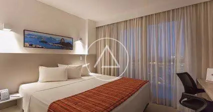 Atlântica imóveis tem excelente flat mobiliado no hotel ramada - imbetiba, macaé/rj por r$ 190.000,00 | andar alto, vista mar, nascente