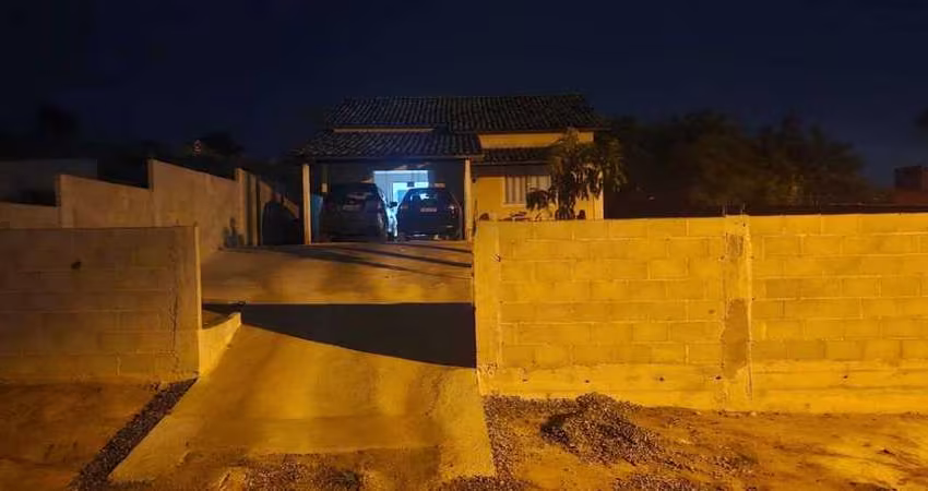 Casa à venda, 2 quartos, 1 suíte, 2 vagas, Condomínio Green Village - Casimiro de Abreu/RJ