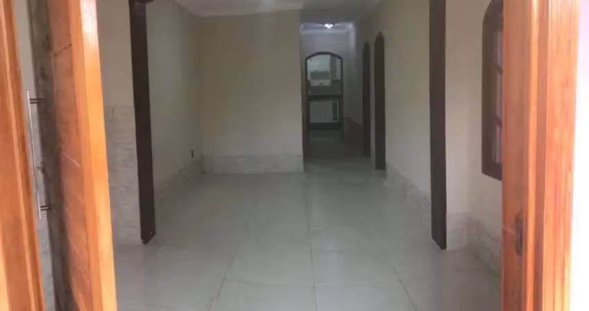 Atlântica imóveis tem excelente casa duplex à venda no parque aeroporto, macaé/rj por r$ 315.000,00.