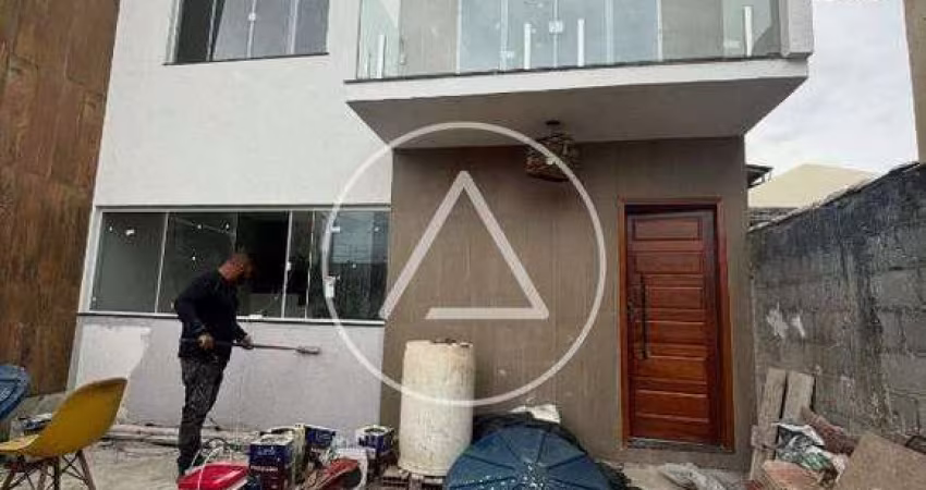 Atlântica imóveis tem excelente Duplex à venda, por R$ 395.000,00