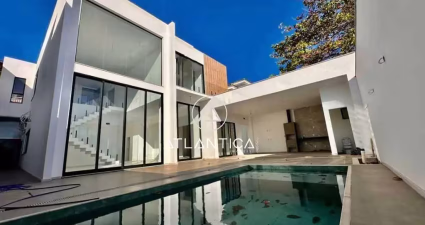 Atlântica imóveis tem excelente casa exclusiva de altíssimo padrão em condomínio fechado – região nobre na lagoa, macaé/rj.
