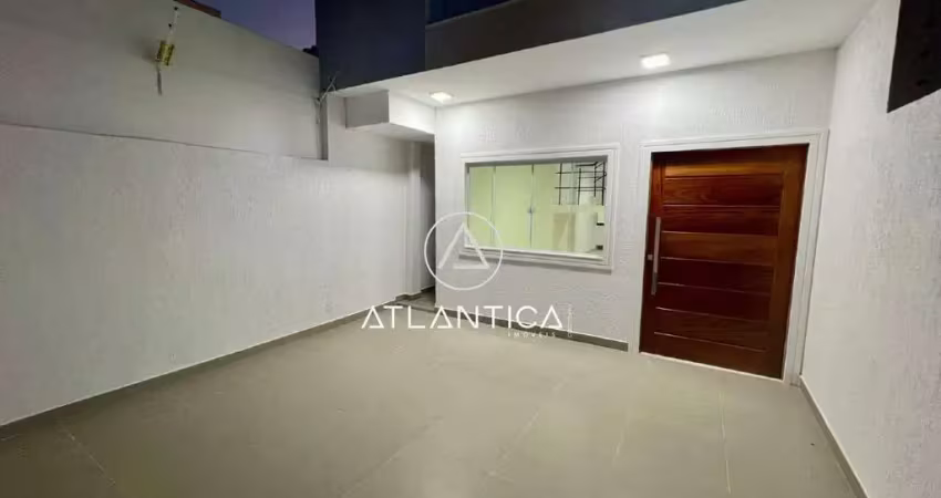 Atlântica imóveis tem excelente duplex à venda no vale das palmeiras, macaé/rj por r$ 629.000,00.