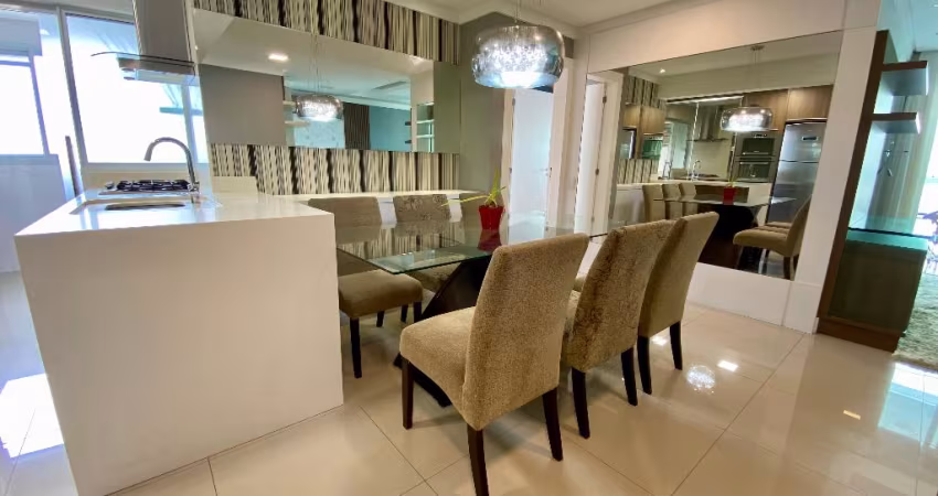 Apartamento de 3 dormitórios mobiliado e equipado no bairro Estreito