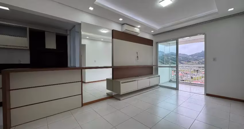 2 dormitórios (1 suíte) - vista livre - sacada com churrasqueira - semimobiliado - r$560.000,00