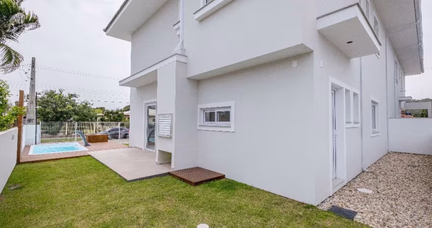 Casa à venda de 3 suítes com piscina, na Praia da Daniela, Florianópolis/SC