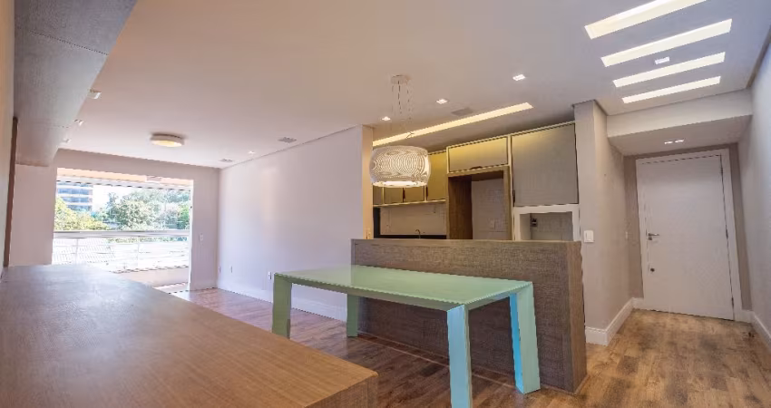 Apartamento à venda, 3 dormitórios, 2 suítes, 1 escritório e 2 garagens no bairro João Paulo, Florianópolis/SC