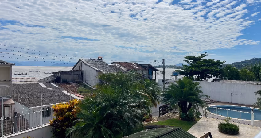 Apartamento à venda 2 dormitórios, 1 suíte no bairro João Paulo, Florianópolis/SC