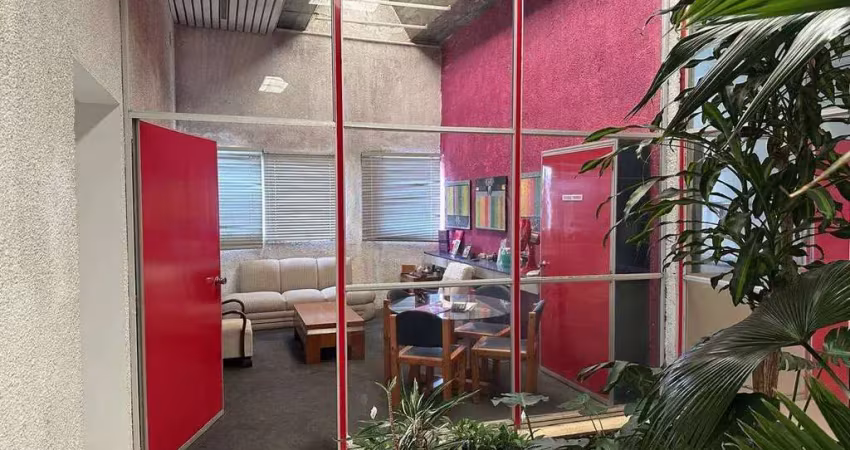 Barracão com 1.050 m² de área útil e 24.500 m² de terreno, aluguel de r$ 32.000 + taxas - dom rodrigo, são josé dos pinhais (pr)