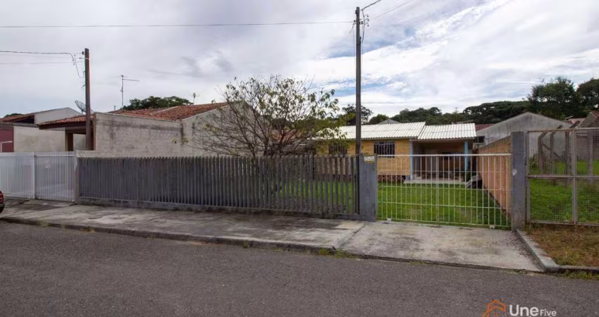 OPORTUNIDADE ÚNICA! CASA DE MADEIRA EM REFORMA EM TERRENO DE 400M², A 5 MINUTOS DO CENTRO