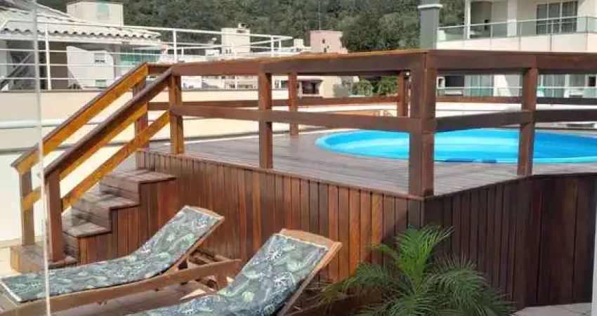 Cobertura  com piscina até 10 pessoas  no  centro de bombinhas