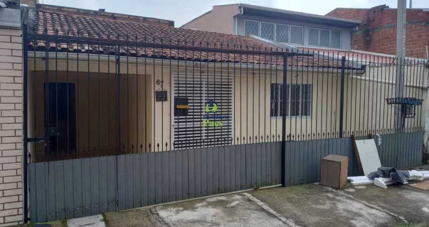 Casa com 3 quartos para alugar no Cajuru, Curitiba 