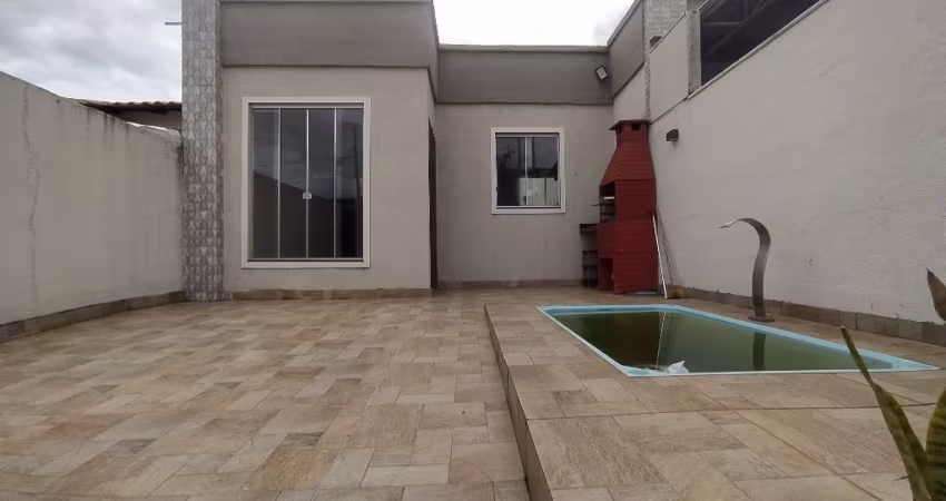 Linda casa com 03 quartos e piscina no Cidade Nova em Igarapé-MG